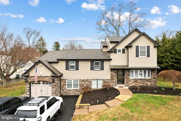 $950,000 | 165 Valley Drive, Southampton, PA 18966