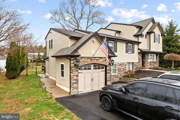 $950,000 | 165 Valley Drive, Southampton, PA 18966