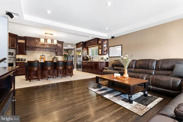 $950,000 | 165 Valley Drive, Southampton, PA 18966