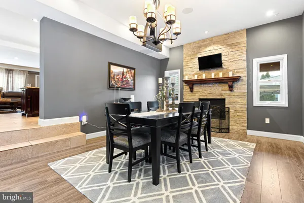 $950,000 | 165 Valley Drive, Southampton, PA 18966