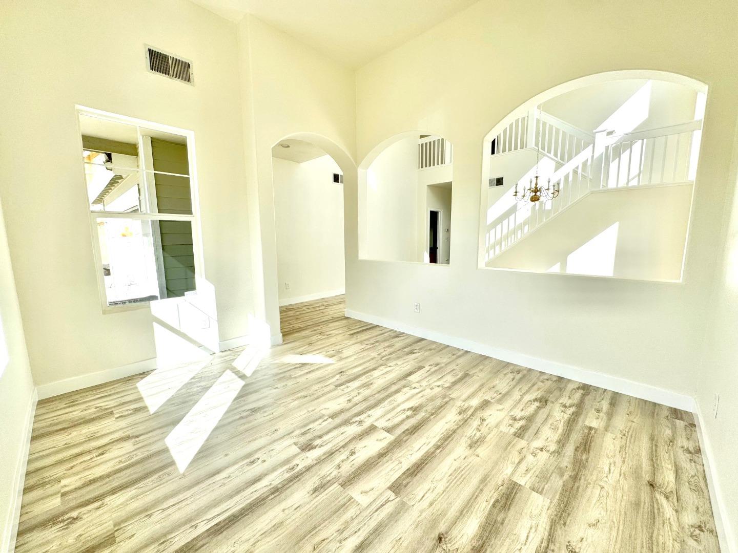 544 Rockingham Court Tracy, CA 95376 - Photo 3 of 28