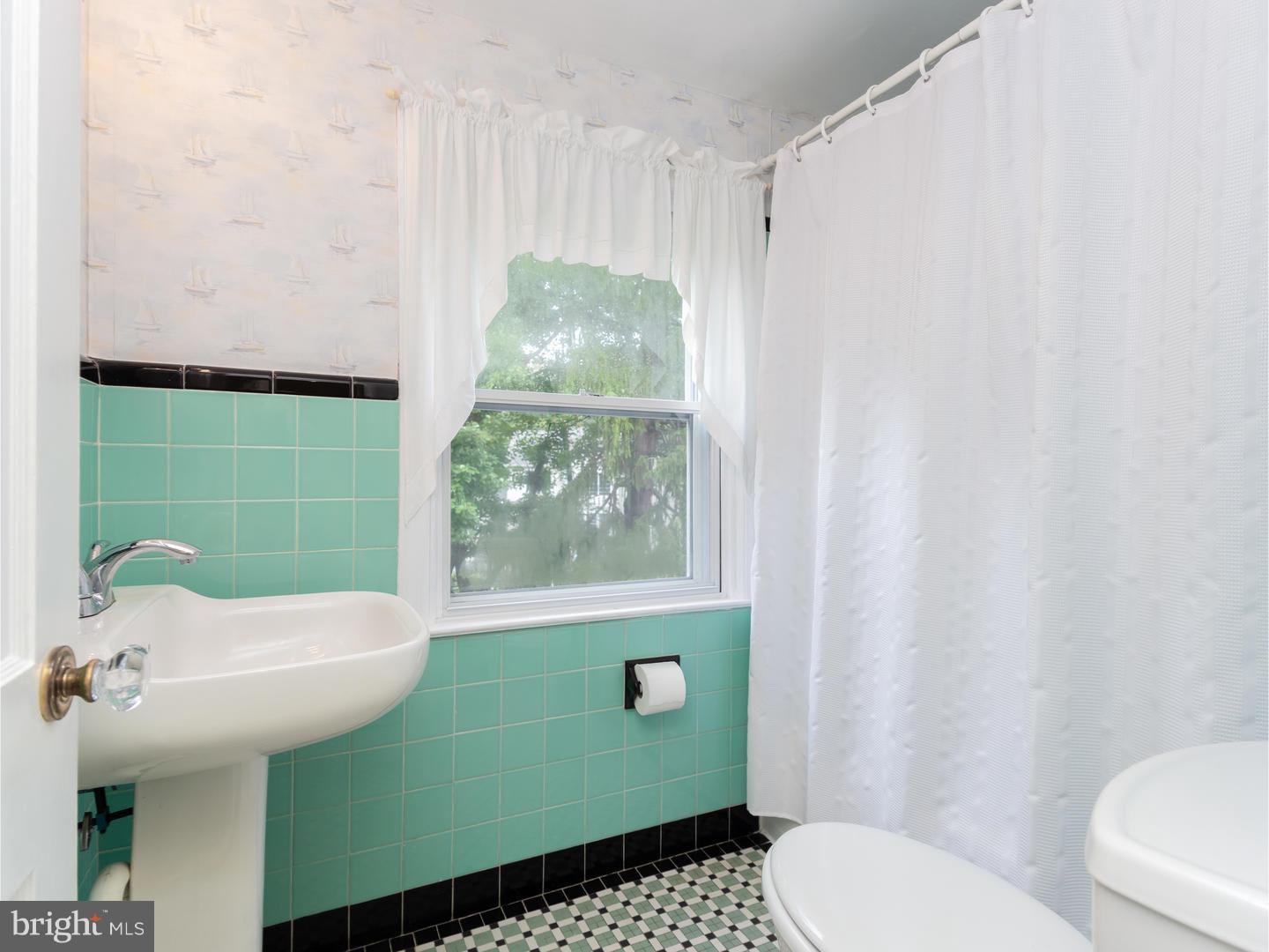 208 Golf Hills Road Havertown, PA 19083 - Photo 15 of 20 Bathroom