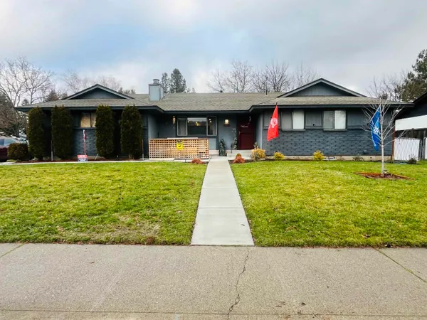 $465,000 | 526 West Regina Avenue, Spokane, WA 99218