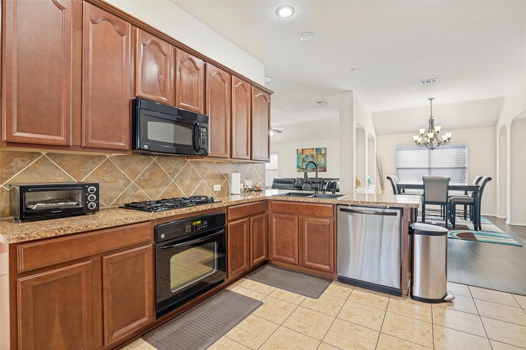 437 Castle Street DeSoto, TX 75115 - Photo 12 of 25