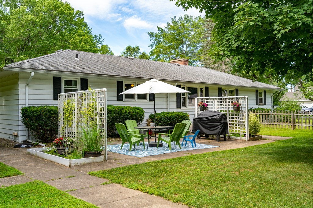 726 N Road Westfield, MA 01085 - Photo 12 of 42