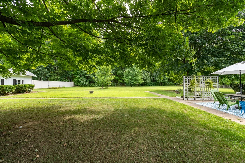 726 N Road Westfield, MA 01085 - Photo 15 of 42