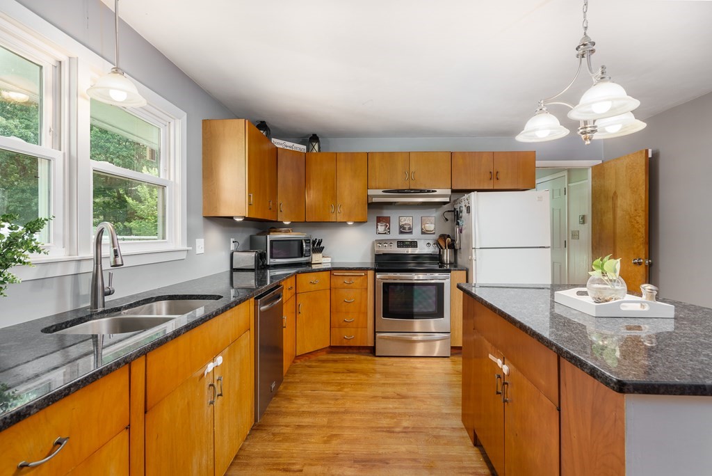 726 N Road Westfield, MA 01085 - Photo 19 of 42