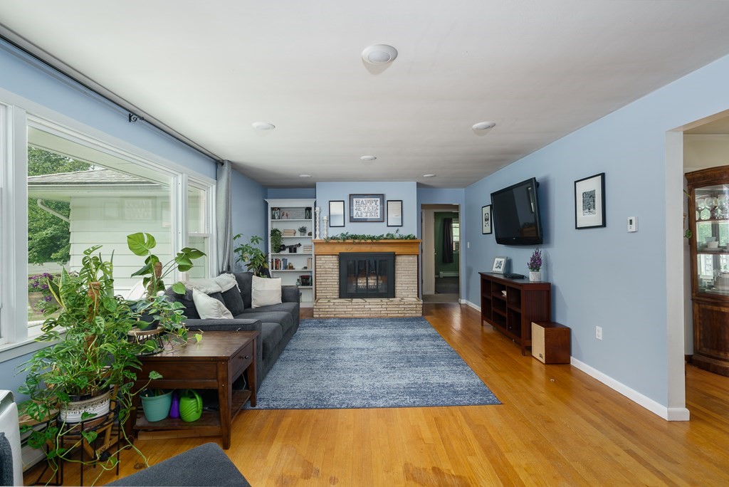 726 N Road Westfield, MA 01085 - Photo 27 of 42