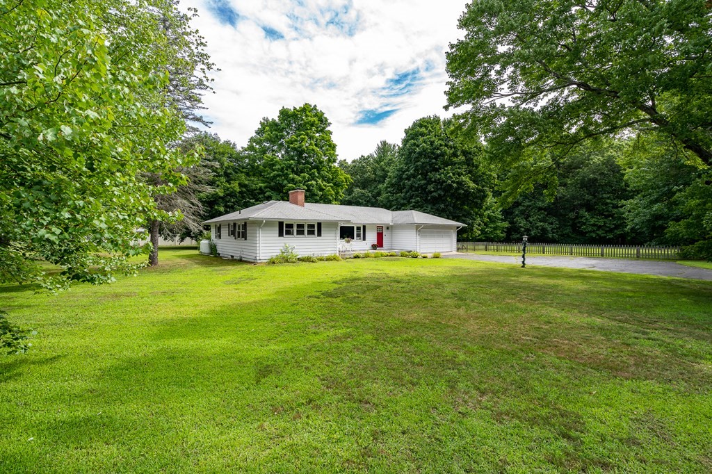 726 N Road Westfield, MA 01085 - Photo 3 of 42
