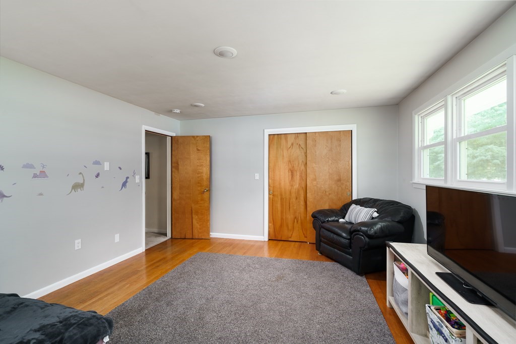 726 N Road Westfield, MA 01085 - Photo 38 of 42