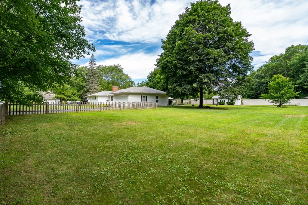 726 N Road Westfield, MA 01085 - Photo 8 of 42