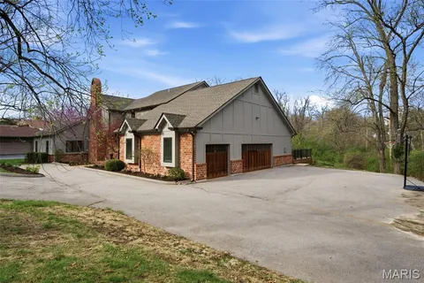 $1,450,000 | 824 Bluespring Lane, Frontenac, MO 63131