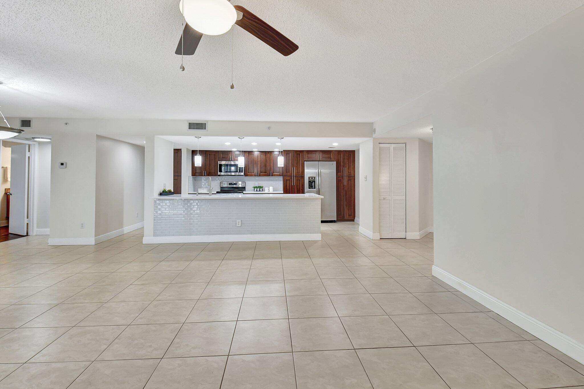 820 Lavers Circle, Unit G402 Delray Beach, FL 33444 - Photo 8 of 28 820 LAVERS CIRCEL #G402