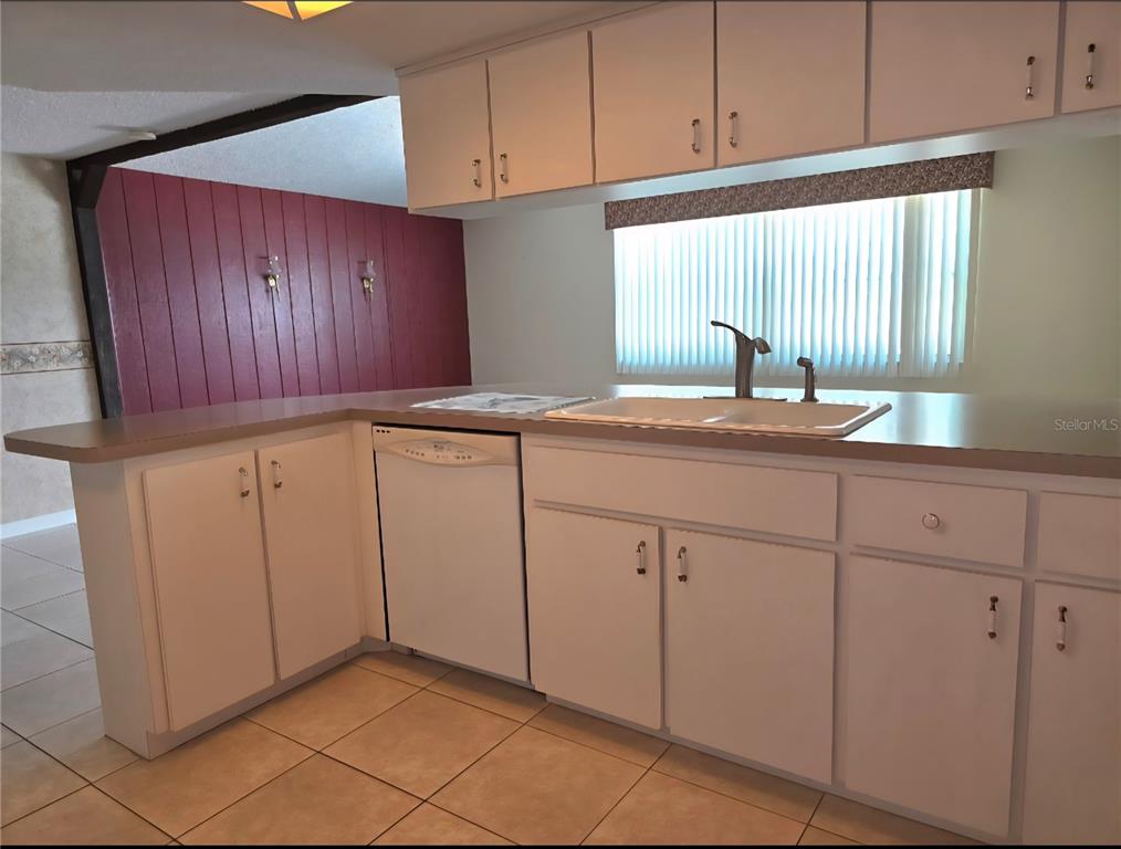 4930 Fleetwood Street New Port Richey, FL 34653 - Photo 6 of 25