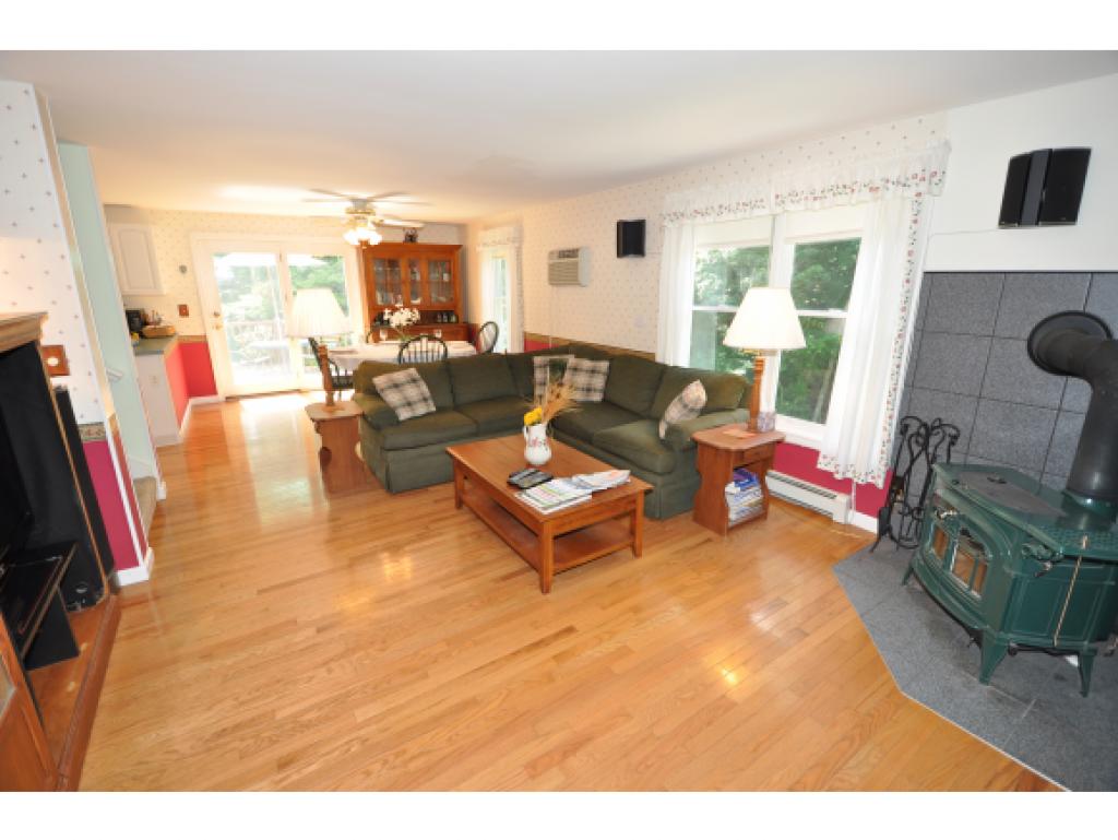 15 B Ryan Road, Unit B Goffstown, NH 03045 - Photo 4 of 17 Gallery Image 4