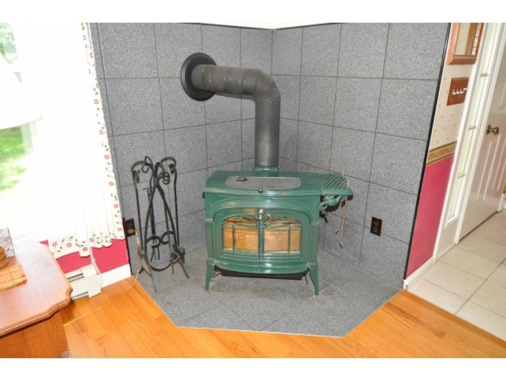 15 B Ryan Road, Unit B Goffstown, NH 03045 - Photo 6 of 17 Gallery Image 6