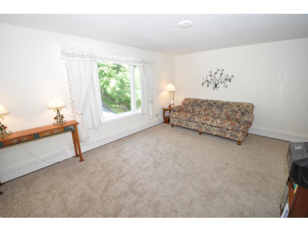 15 B Ryan Road, Unit B Goffstown, NH 03045 - Photo 10 of 17 Gallery Image 10