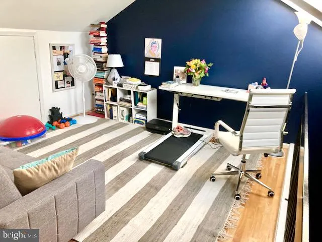 $2,950 | 3871 Porter Street Northwest, Unit E293, Washington, DC 20016