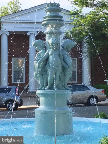 $2,950 | 3871 Porter Street Northwest, Unit E293, Washington, DC 20016