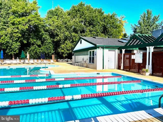 $2,950 | 3871 Porter Street Northwest, Unit E293, Washington, DC 20016