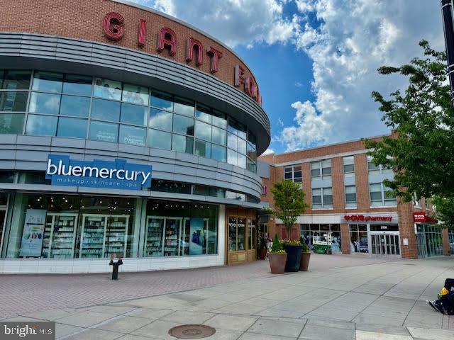 3871 Porter Street Northwest, Unit E293 Washington, DC 20016 - Photo 53 of 57 Nearby restaurant