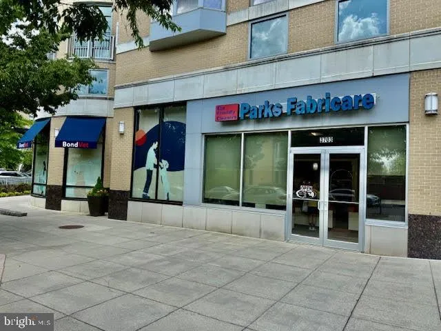 $2,950 | 3871 Porter Street Northwest, Unit E293, Washington, DC 20016