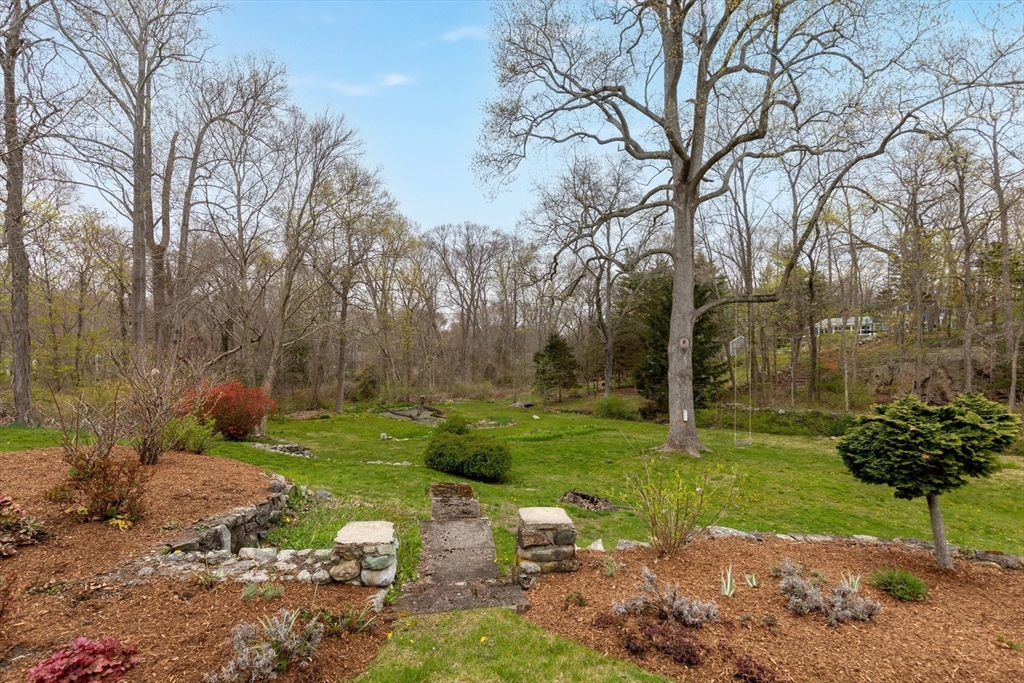 684 Country Way Scituate, MA 02066 - Photo 5 of 39
