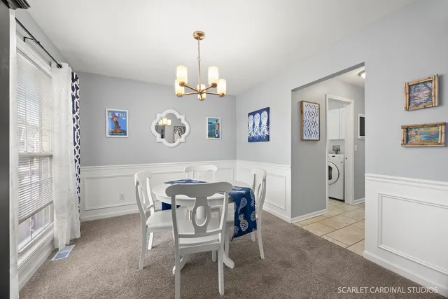 $335,000 | 430 Turnbury Court East, DeKalb, IL 60115