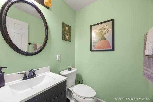 $335,000 | 430 Turnbury Court East, DeKalb, IL 60115