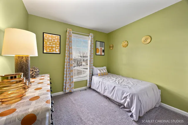 $335,000 | 430 Turnbury Court East, DeKalb, IL 60115