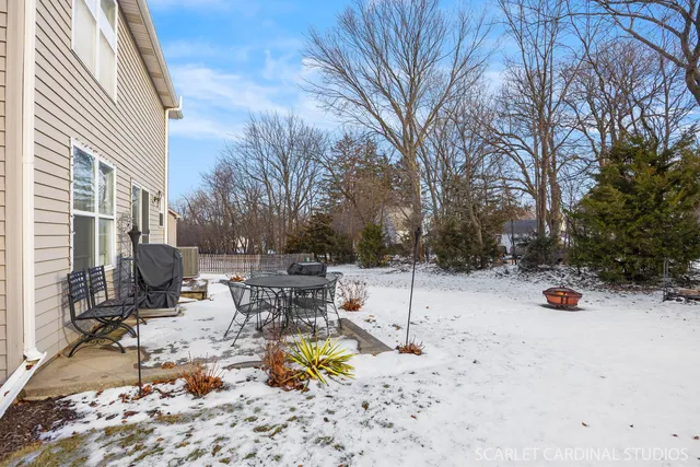 $335,000 | 430 Turnbury Court East, DeKalb, IL 60115
