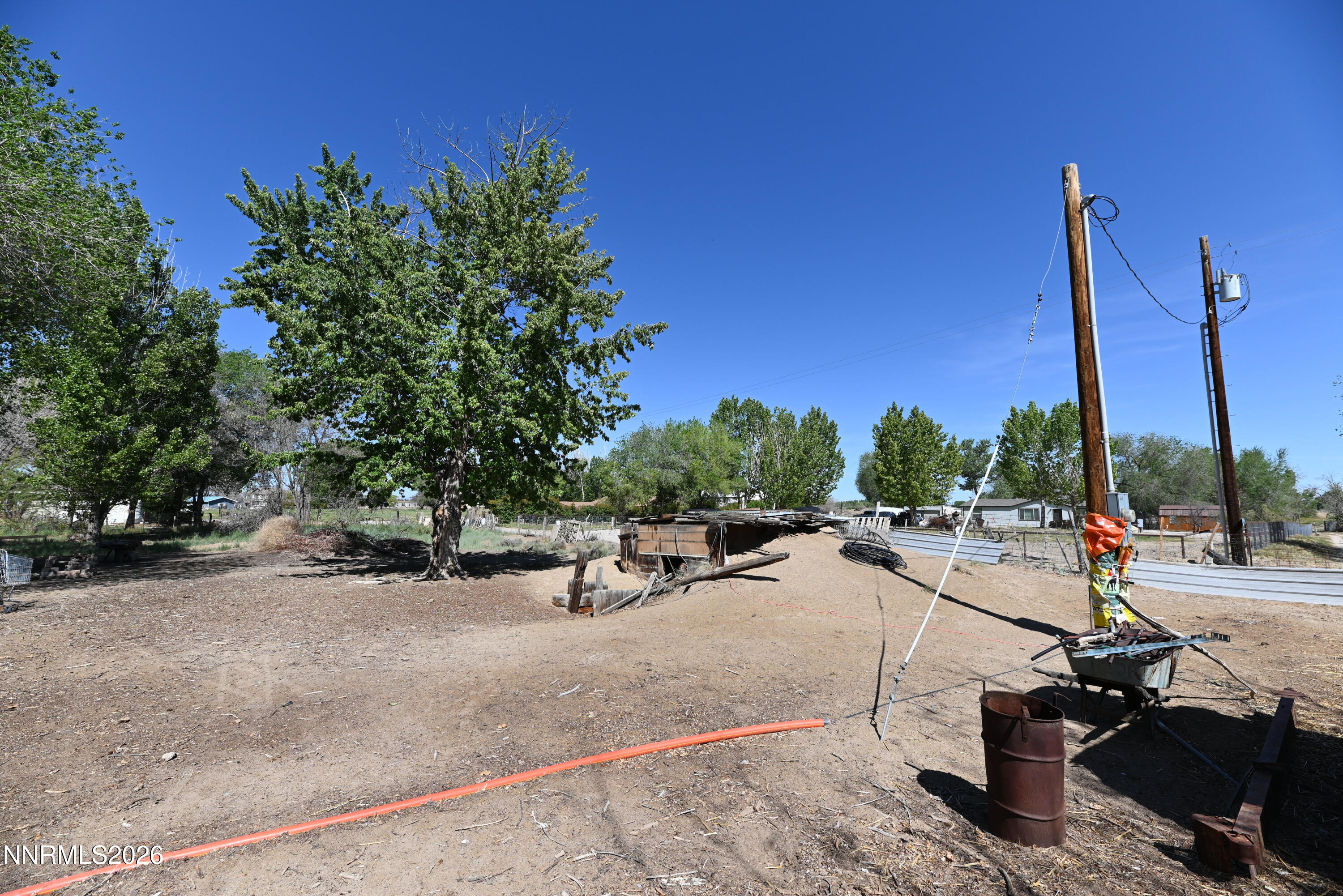 1714 Shoffner Lane Fallon, NV 89406 - Photo 3 of 6 a view of a terrace with sitting area