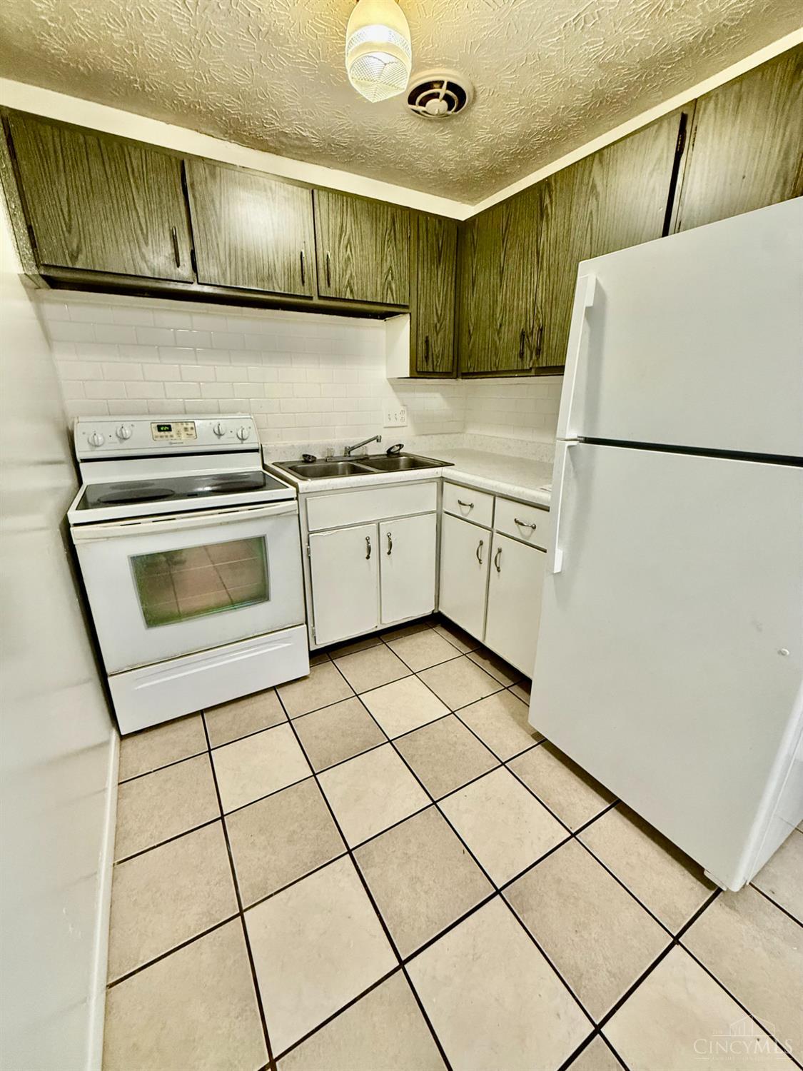 3527 Werk Road, Unit 5 Cincinnati, OH 45248 - Photo 5 of 12