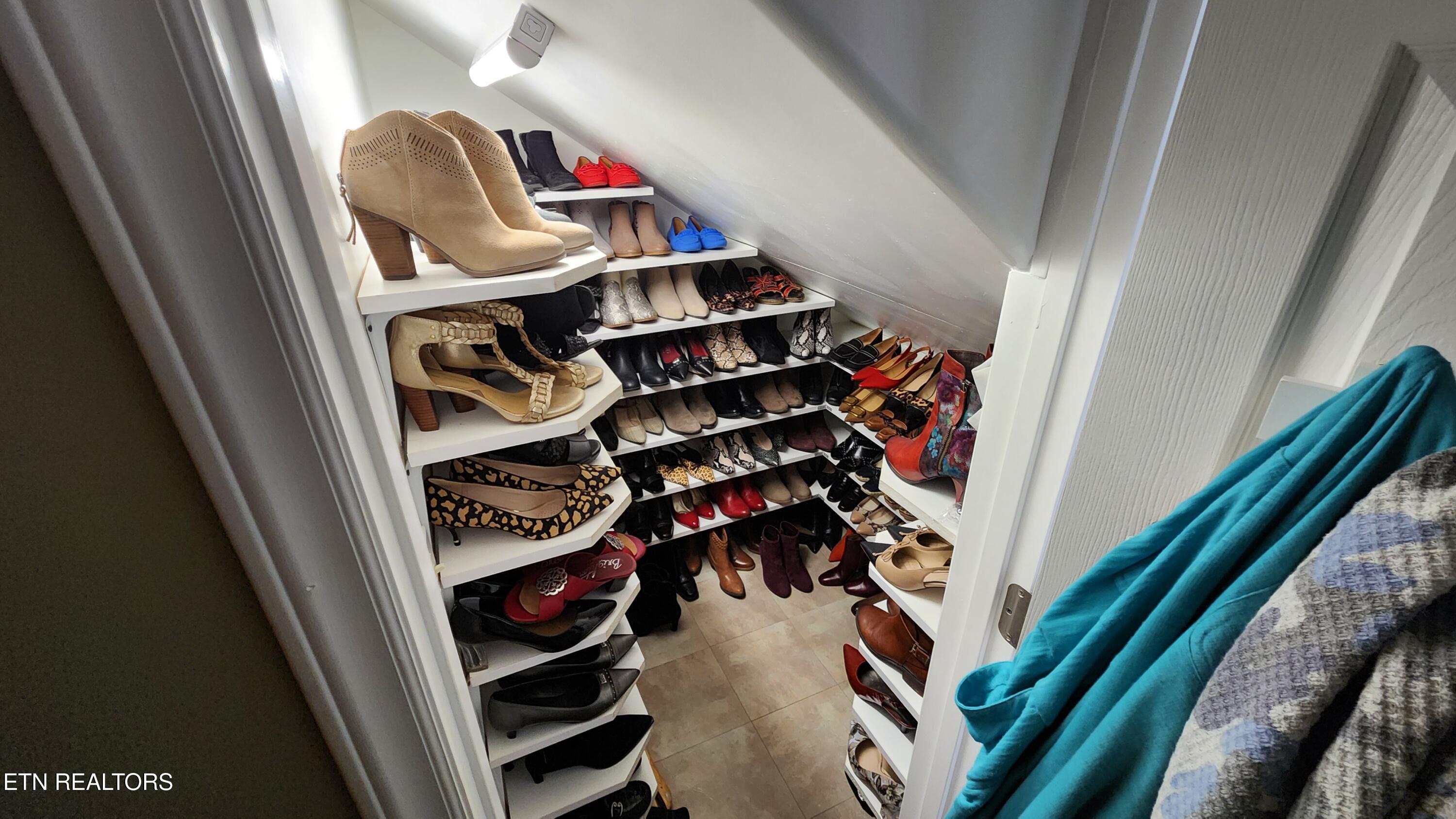 523 Apple View Way, Unit 401 Sevierville, TN 37862 - Photo 22 of 30 20251220_124120