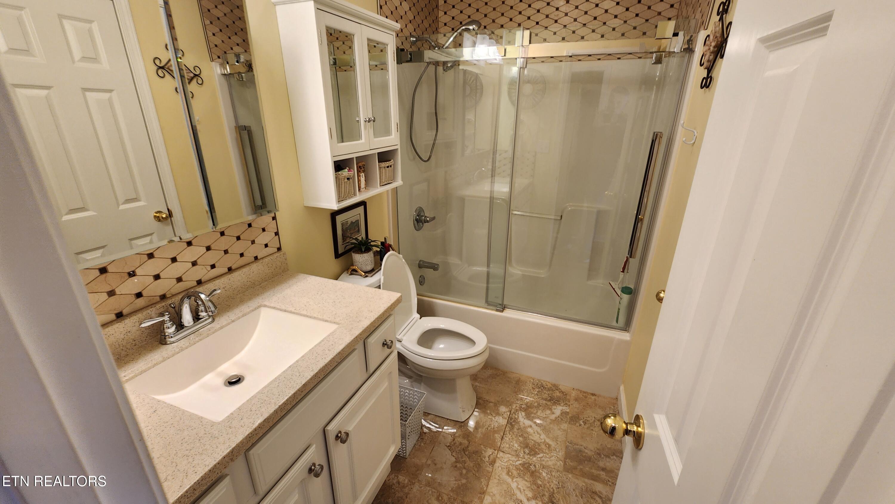 523 Apple View Way, Unit 401 Sevierville, TN 37862 - Photo 24 of 30 20251220_123535