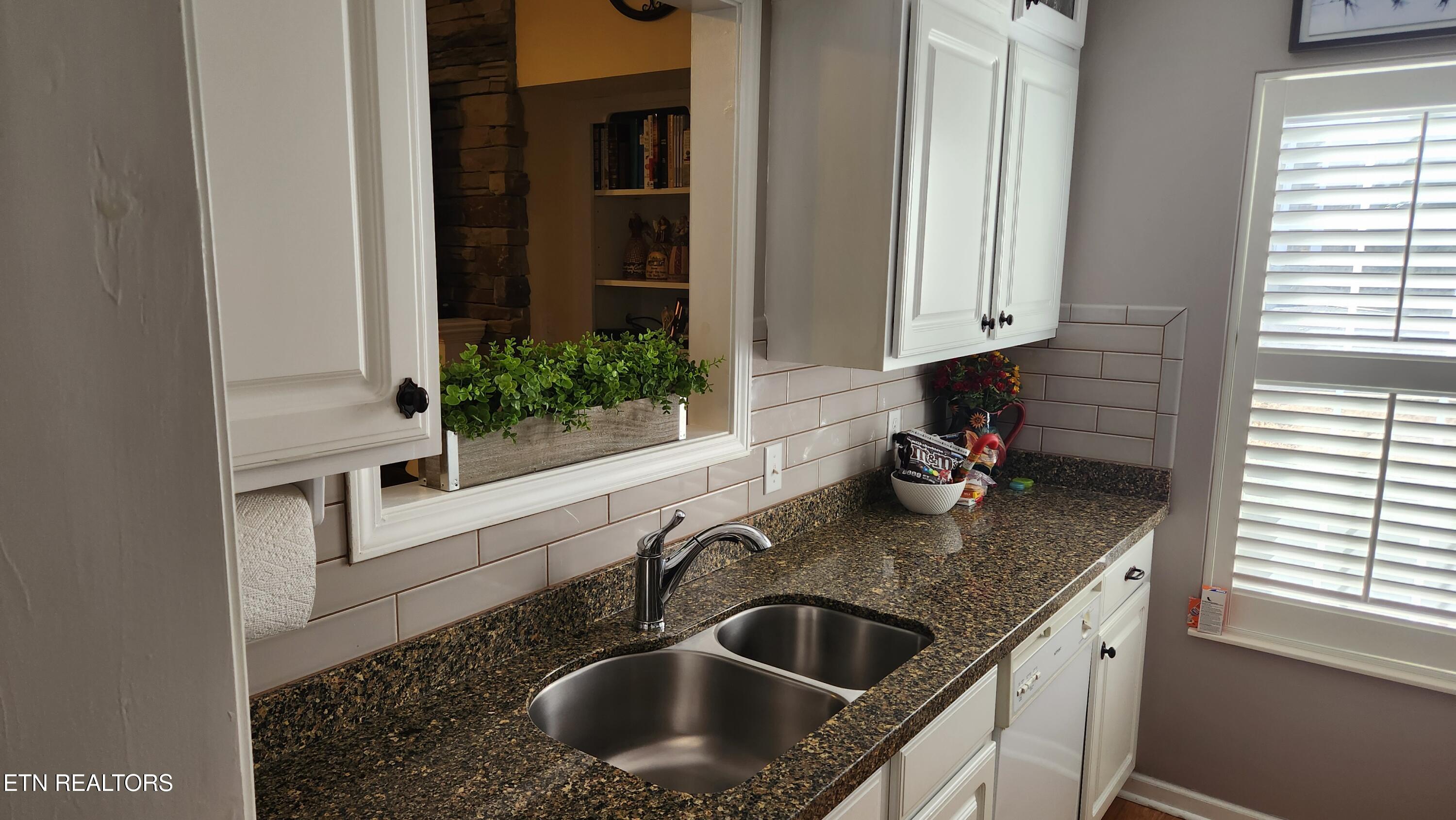 523 Apple View Way, Unit 401 Sevierville, TN 37862 - Photo 7 of 30 20251220_122908