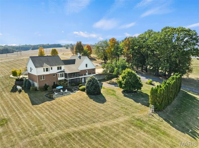 $1,195,000 | 695 Clearview Heights Drive, Washington, MO 63090