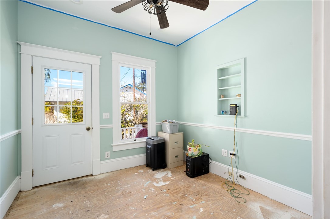 9115 Highway 1 Sebastian, FL 32958 - Photo 23 of 34 a room with furniture and window