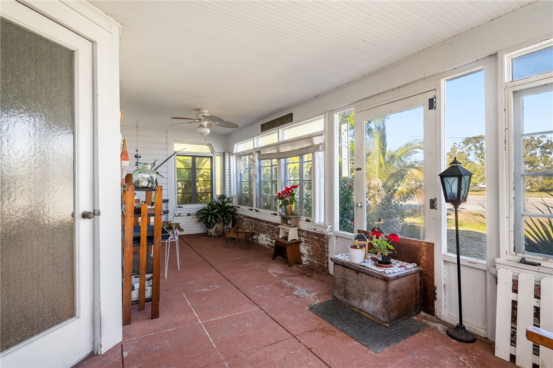 9115 Highway 1 Sebastian, FL 32958 - Photo 5 of 34 a room with furniture and a potted plant