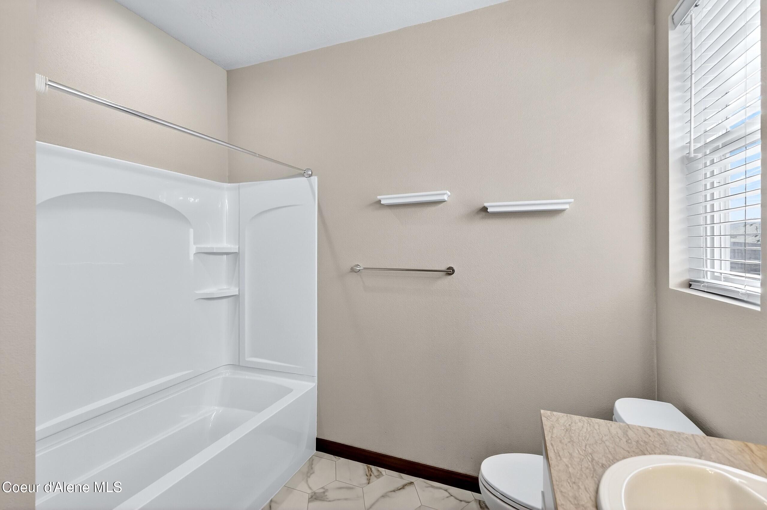 193 Inkwood Street Post Falls, ID 83854 - Photo 21 of 47 021_Guest Bath