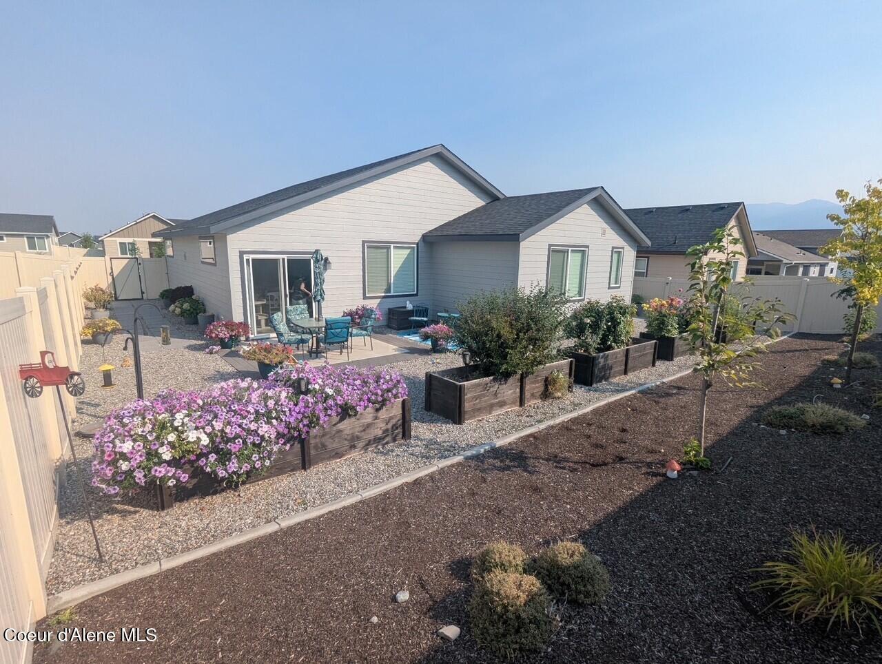 193 Inkwood Street Post Falls, ID 83854 - Photo 3 of 54 39e48271-0d99-45ff-a571-1c7a1acbff34