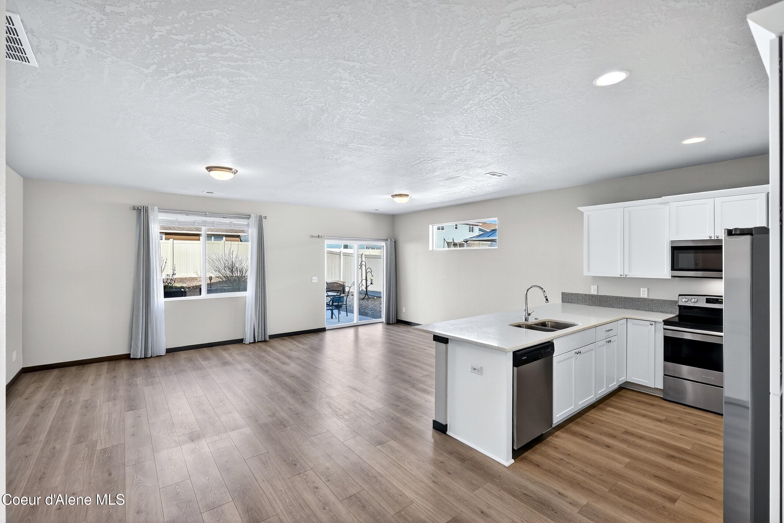 193 Inkwood Street Post Falls, ID 83854 - Photo 7 of 54 005_Great Room