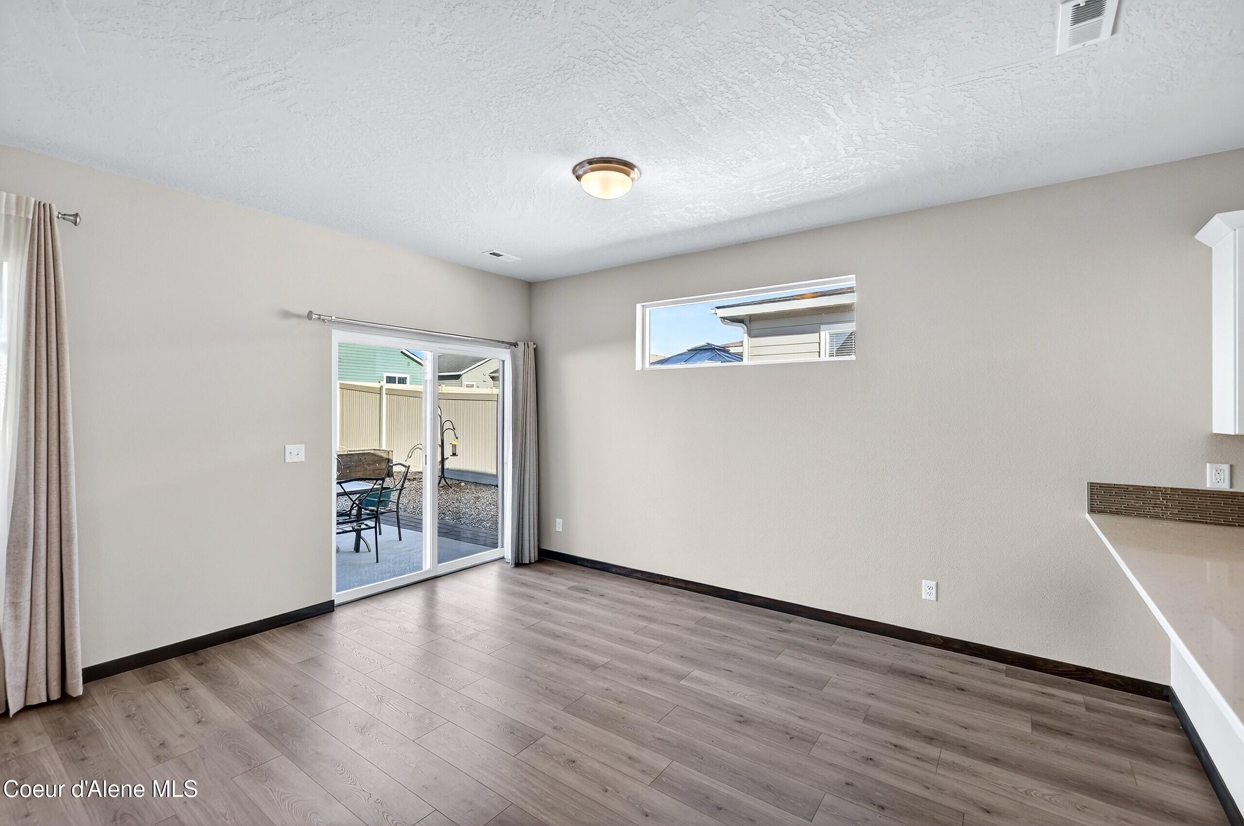 193 Inkwood Street Post Falls, ID 83854 - Photo 9 of 47 009_Dining