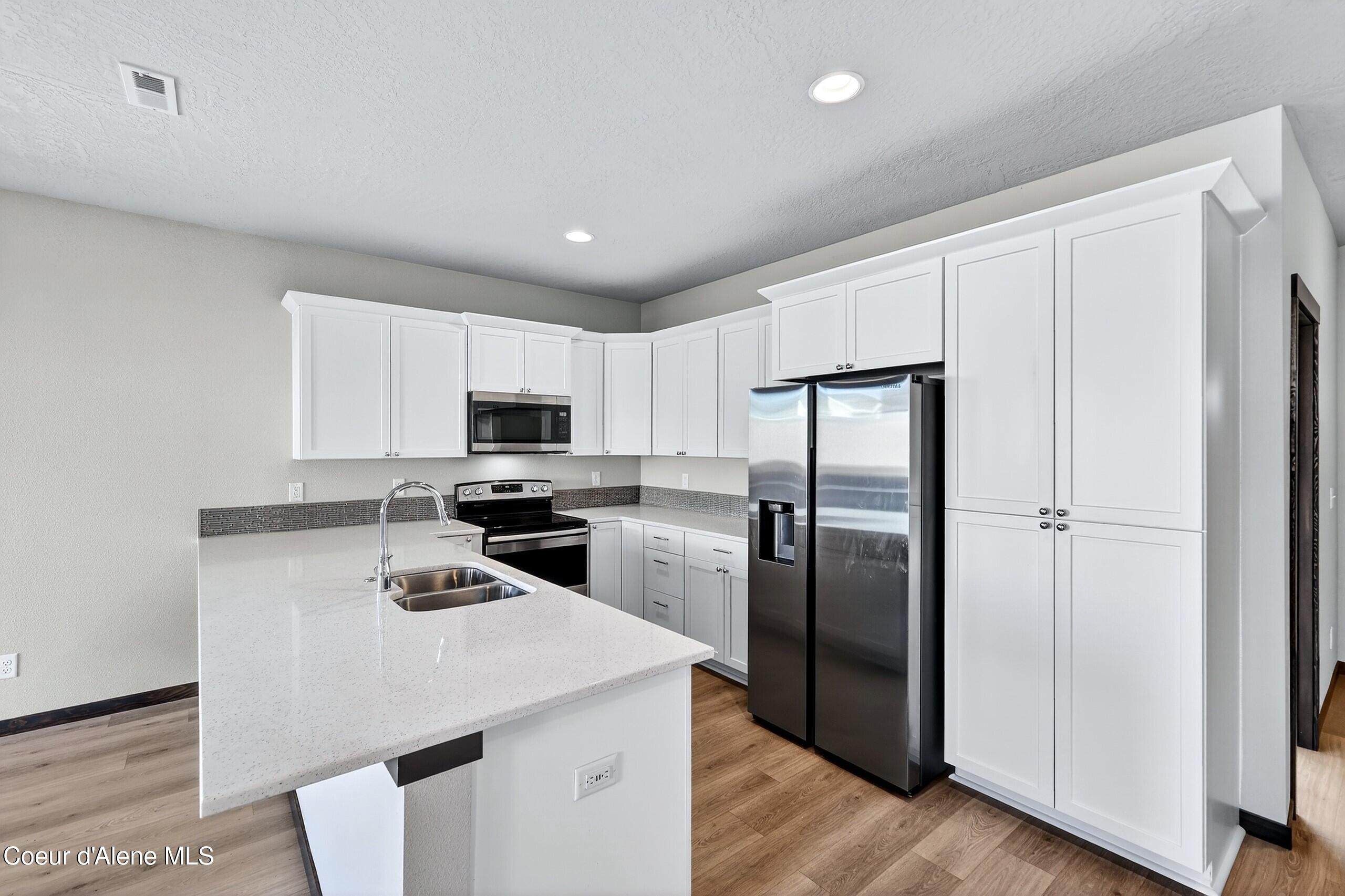 193 Inkwood Street Post Falls, ID 83854 - Photo 10 of 54 008_Kitchen