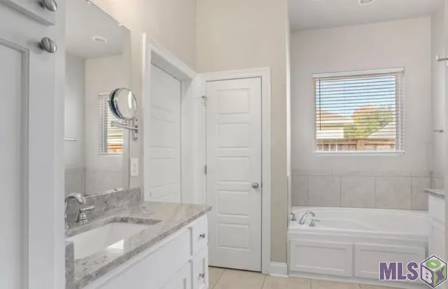 $3,500 | 8123 Stonelake Cir Avenue East, Baton Rouge, LA 70820