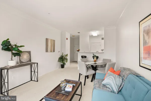 $290,000 | 1601 Spring Gate Dr., Unit 1116, McLean, VA 22102