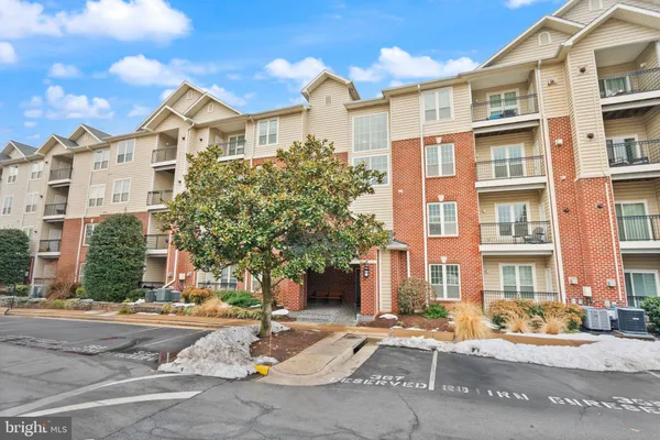 $290,000 | 1601 Spring Gate Dr., Unit 1116, McLean, VA 22102