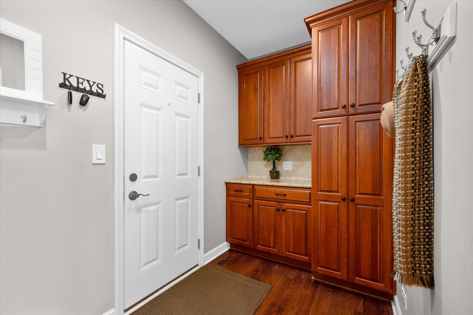 1911 Wicklow Road Naperville, IL 60564 - Photo 12 of 62 Gallery Image 12