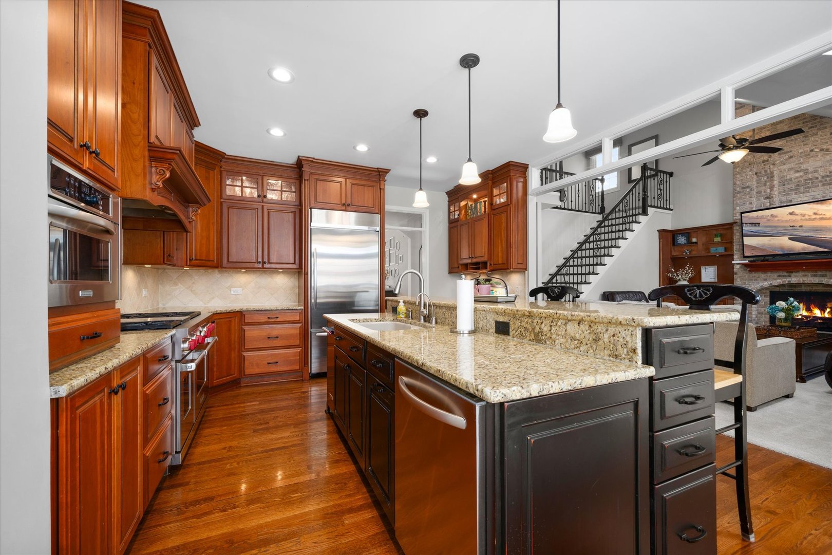 1911 Wicklow Road Naperville, IL 60564 - Photo 6 of 62 Gallery Image 6