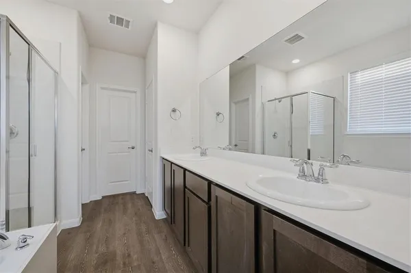 $2,500 | 3947 Oak Creek Circle, Denison, TX 75020